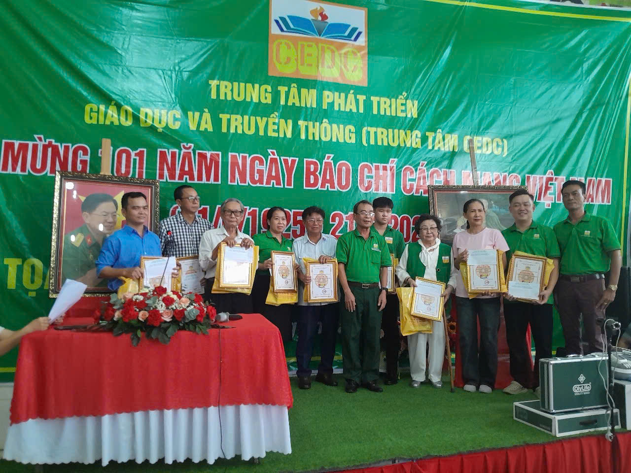 TIN TRUYỀN HÌNH: TRUNG TÂM CEDC HỌP MẶT KỶ NIỆM 101 NĂM NGÀY BÁO CHÍ CÁCH MẠNG VIỆT NAM